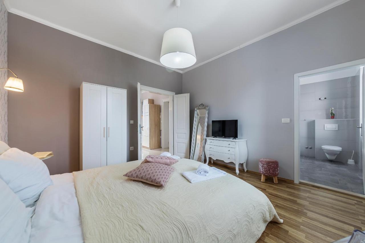 Captain Emo City Apartments Пула Екстер'єр фото