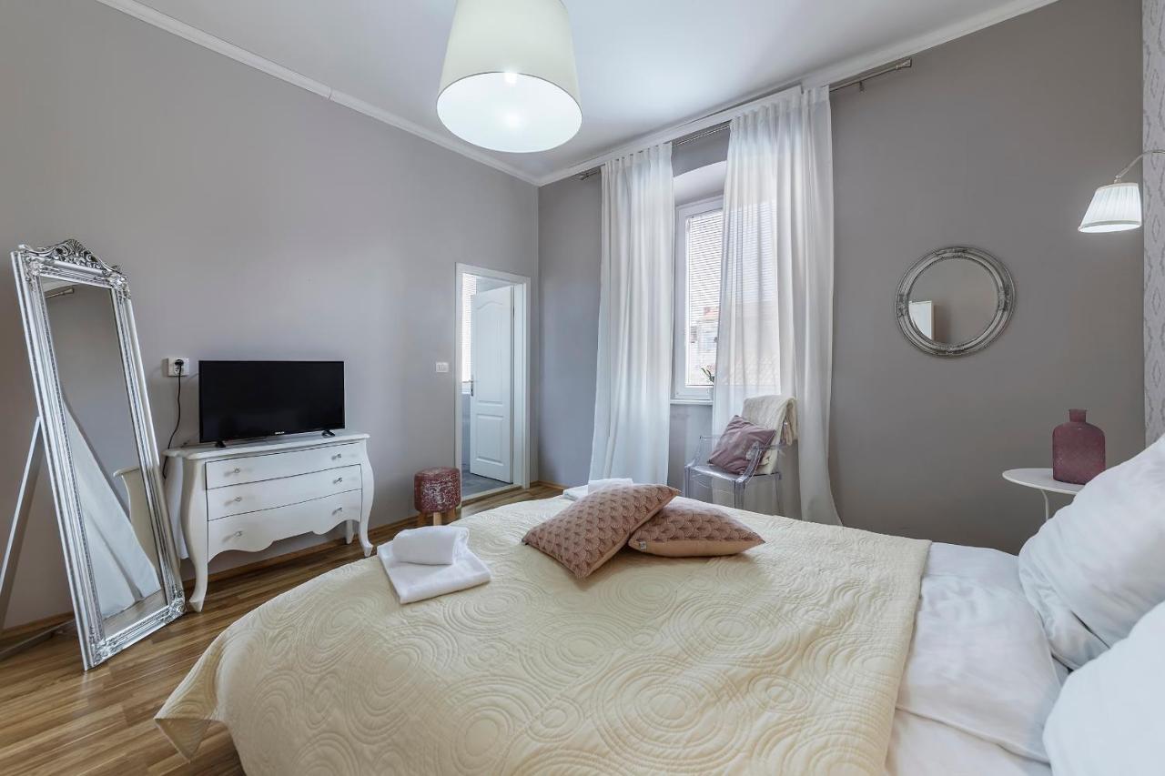 Captain Emo City Apartments Пула Екстер'єр фото