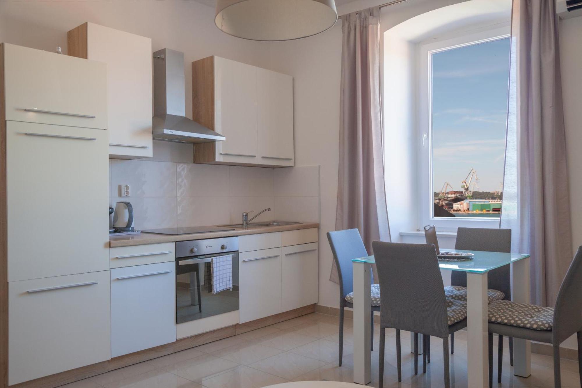 Captain Emo City Apartments Пула Екстер'єр фото