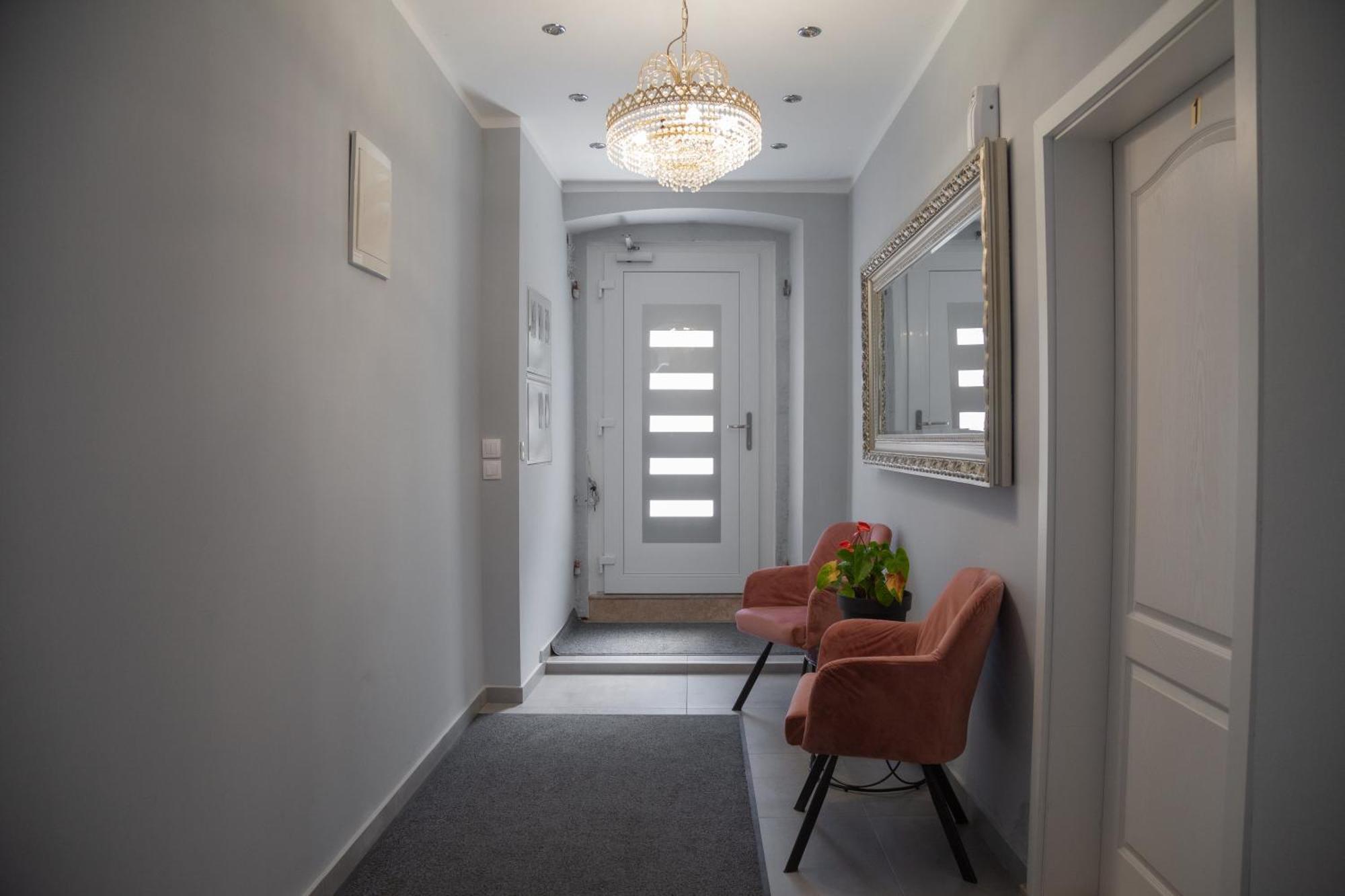 Captain Emo City Apartments Пула Екстер'єр фото