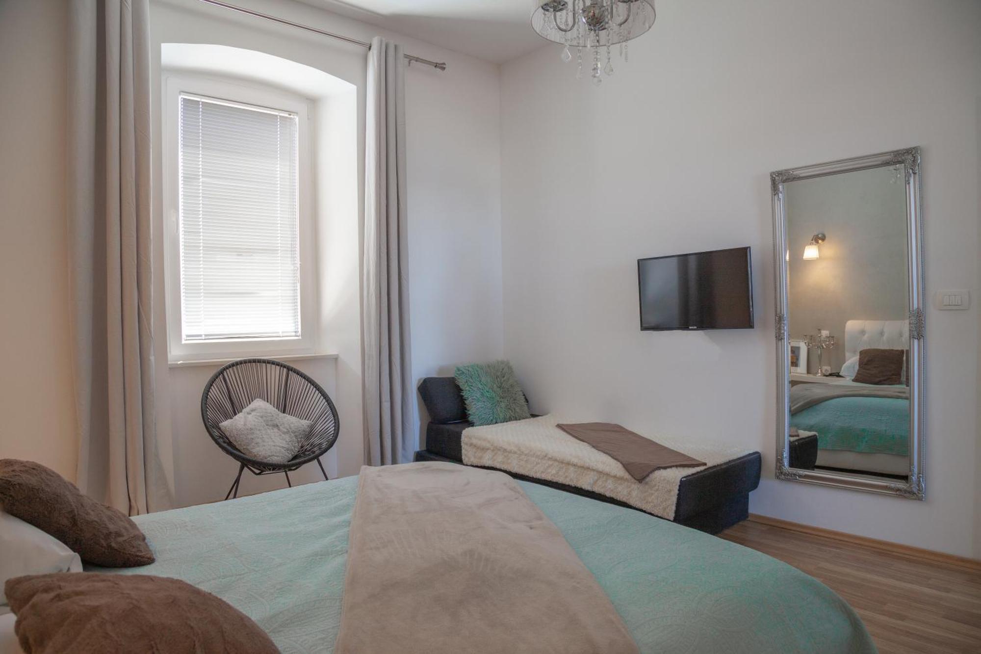 Captain Emo City Apartments Пула Екстер'єр фото