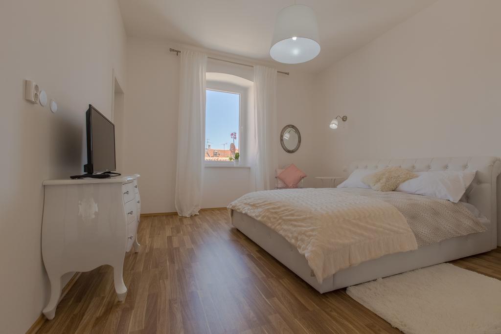 Captain Emo City Apartments Пула Екстер'єр фото