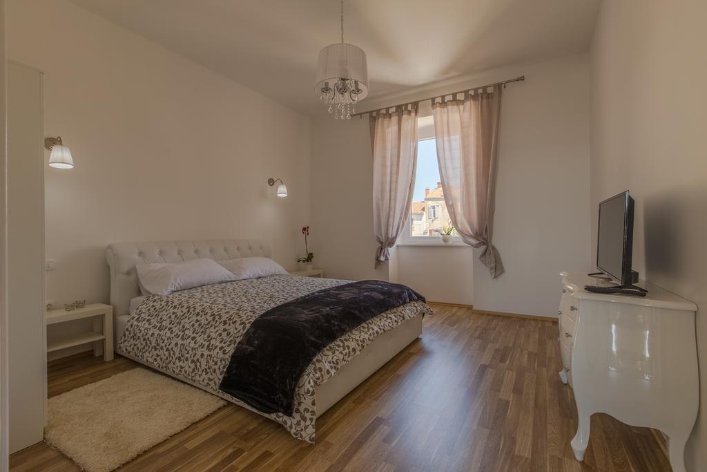 Captain Emo City Apartments Пула Екстер'єр фото