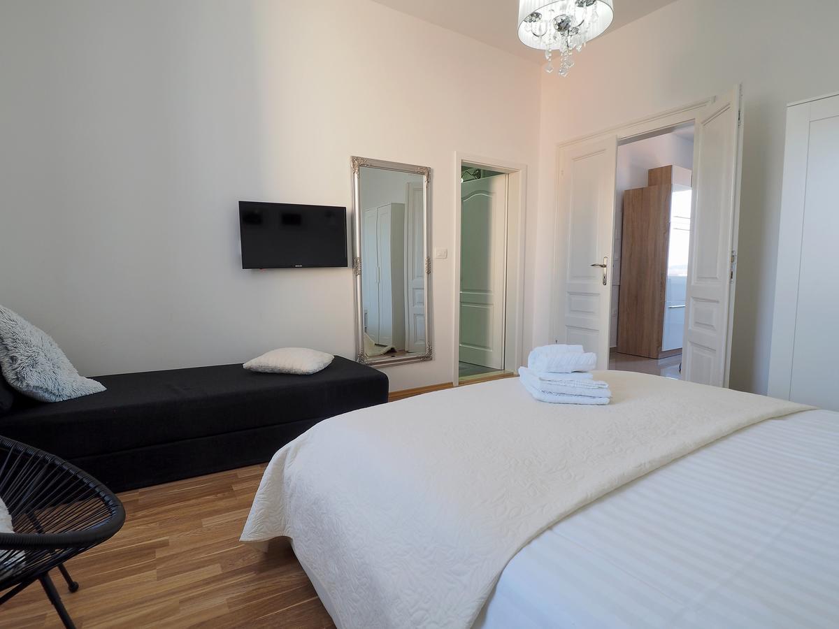 Captain Emo City Apartments Пула Екстер'єр фото