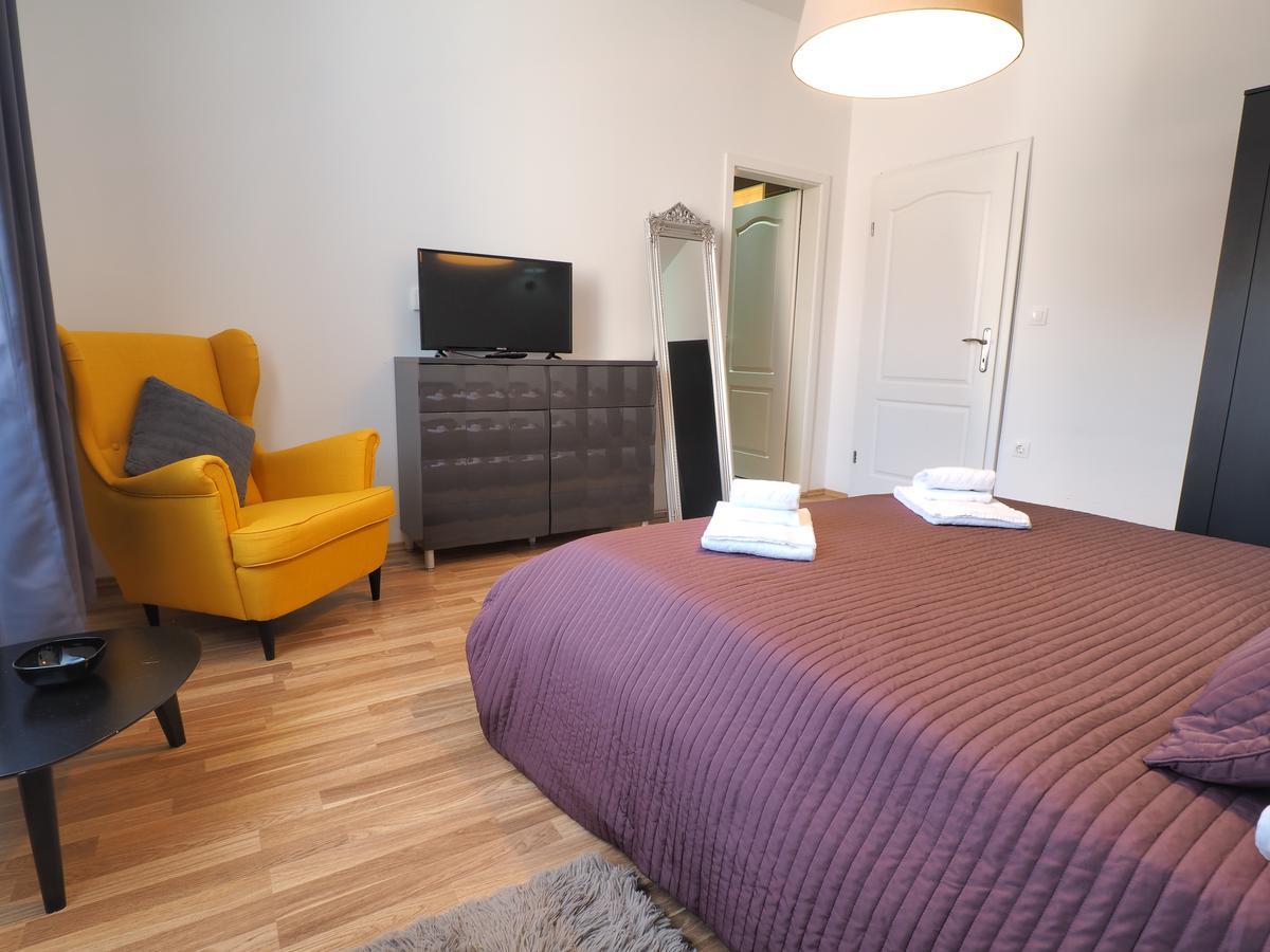 Captain Emo City Apartments Пула Екстер'єр фото